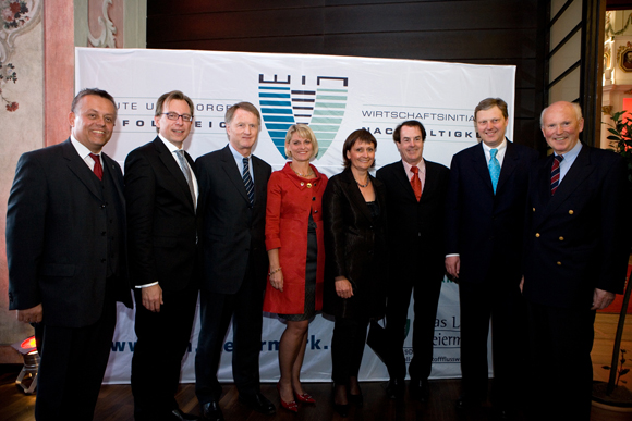 v.l.n.r.: DI Dr. Wilhelm Himmel, LR Dr. Christian Buchmann, Komm.-Rat Mag. Jochen Pildner-Steinburg (Präsident Industriellenvereinigung), Mag. Regina Friedrich (Vizepräsidentin WK Steiermark), Dr. Herta Stockbauer (Vorstand BKS Bank), KR Hans Roth, Mag. Nikolaus Juhasz (Direktor BKS Bank Steiermark), Dr. Heimo Penker (Vorstand BKS Bank)