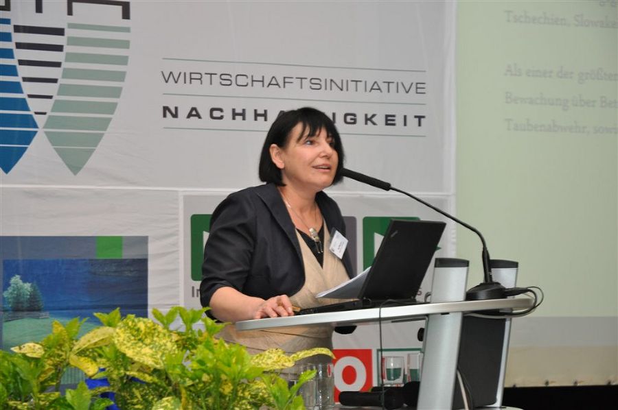 Ina Pfneiszl, CSR Leitung Simacek Facility Management Group